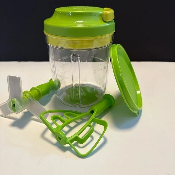 Tupperware Smooth Chopper - Picture 1 of 3